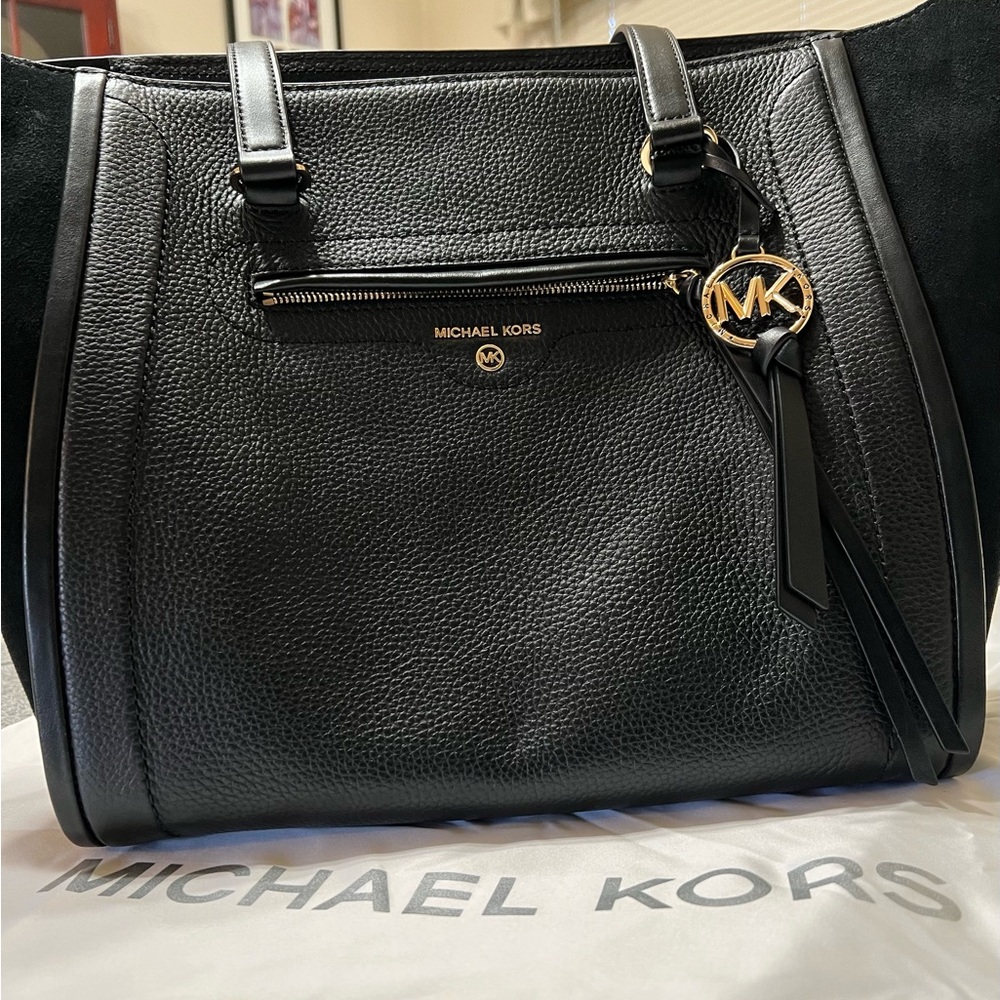 EUC Michael Kors tote.